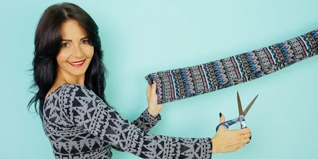 Do It Yourself Vemale sulap legging jadi crop top keren hanya dengan gunting