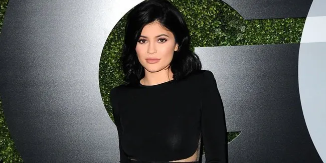 Akui Lakukan Filler Bibir, Ini Foto Lama Kylie Jenner Sebelum Operasi