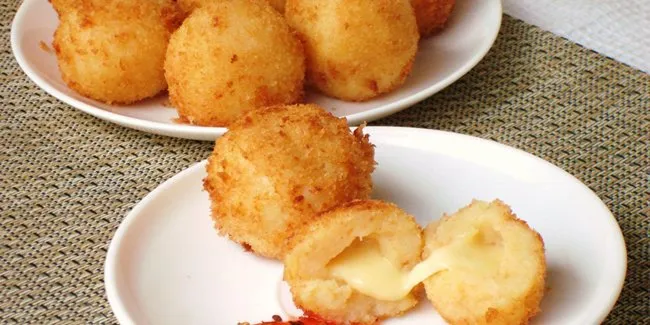 Cara Membuat Roti Bola Goreng | resep cara membuat bola kentang isi keju gurih bikin nagih Cara Membuat Roti Bola Goreng | resep cara membuat bola kentang isi keju gurih bikin nagih