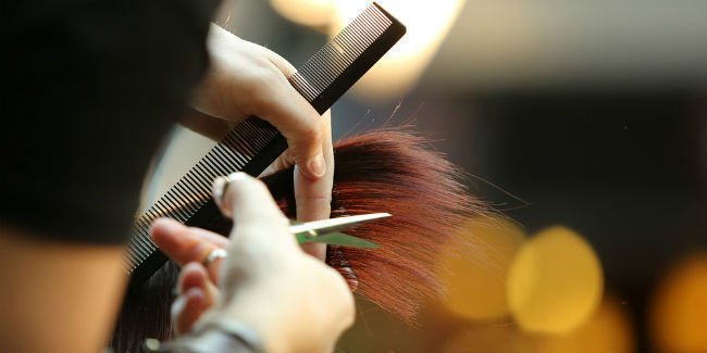 Mengapa Banyak Wanita  Potong  Rambut  Saat Putus Cinta 