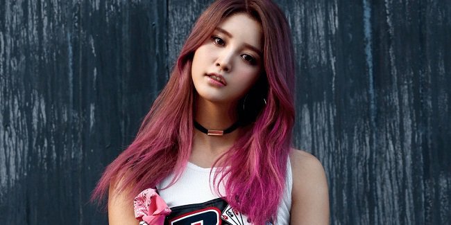 Ragam Pilihan Gaya  Rambut  Dengan Sentuhan Warna  Pink  ala 