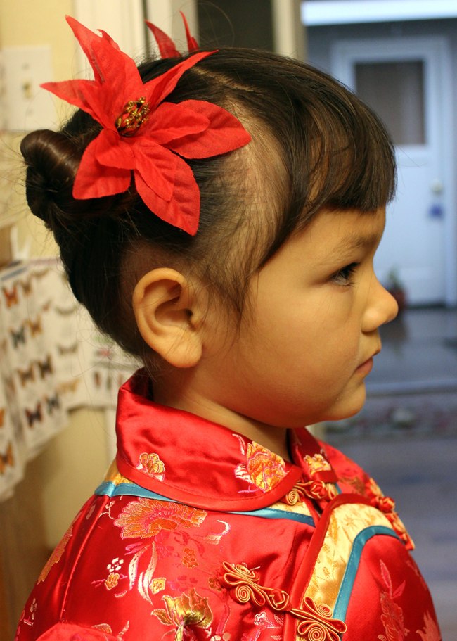 tatanan rambut China tradisional pada anak-anak | foto: copyright castleofcostamesa.com
