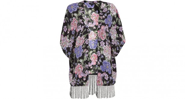 Salah satu model kimono floral. | copyright stylist.co.uk