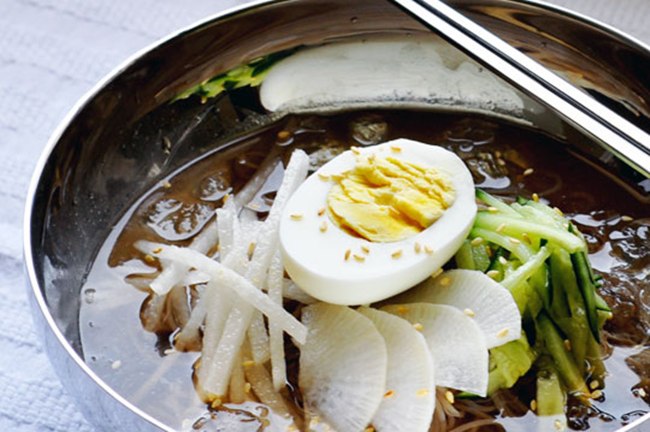 Naengmyeon  | foto: copyright seoulistic.com