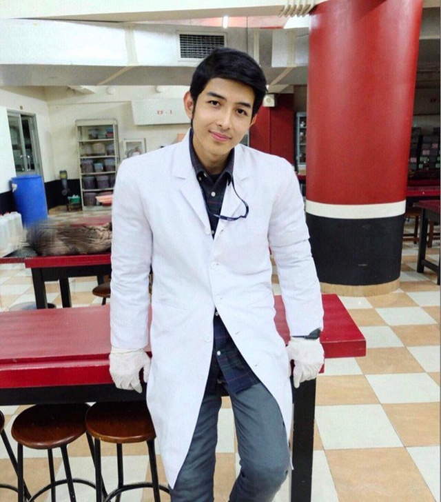 Dr Aditya yang sangat tampan, cerdas dan mempesona/copyright instagram.com/adityaspratama