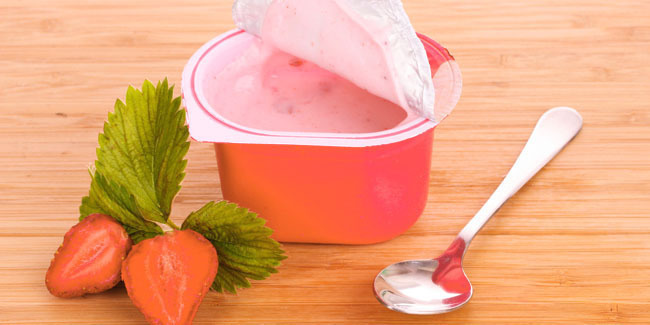 Mengatasi bau mulut dengan yogurt./Copyright shutterstock.com