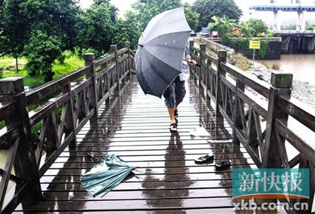 Jembatan dimana Lai tersambar petir | Photo: Copyright shanghaiist.com