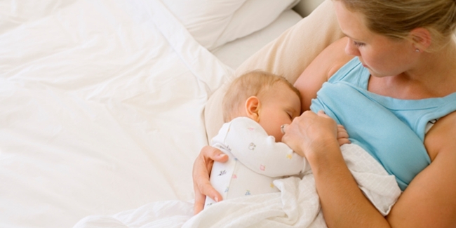 Ibu menyusui tak boleh diet agar bisa memenuhi nutrisi bayi/copyright Shutterstock.com
