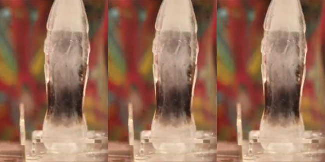 Coca Cola Ice Bottle | (c) merdeka.com