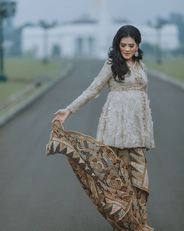 Potret Cantik dan Anggun Kahiyang Ayu di Istana Bogor