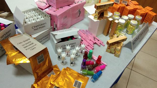 900 koli produk kosmetika ilegal dengan nilai keekoomian senilai 3 miliar disita BPOM RI./Copyright Liputan6.com/ Giovani Dio Prasasti