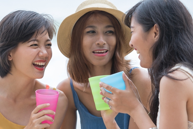 Dia dengan geng barunya./Copyright shutterstock.com