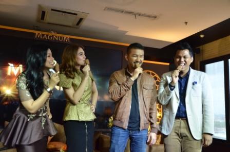 Saat Berbincang Pada Peluncuran Magnum Mini Honeycomb Crunch di Jakarta | Foto: copyright Vemale.com