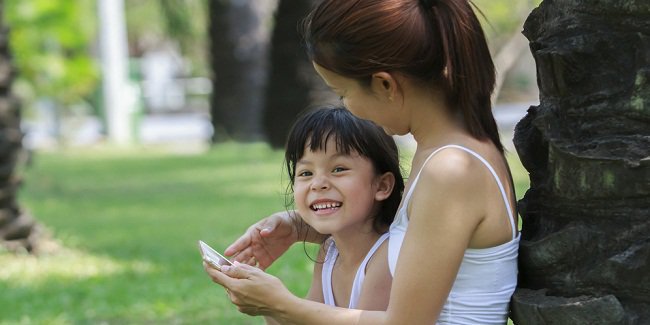 Setiap ibu selalu ingin menemani anaknya di rumah/Copyright Shutterstock