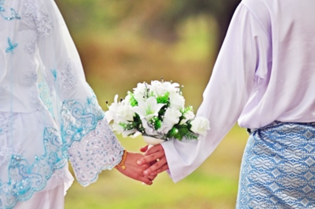 Menikah adalah salah satu langkah untuk membuka pintu rezeki | Photo: Copyright hdimagelib.com