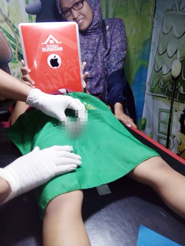 Sunat bisa menjauhkan pria dari risiko menderita infeksi pada organ intimnya. Ini juga langkah untuk menjaga kebersihan organ intim | Photo: Copyright Doc Vemale.com/Anisha S Putri