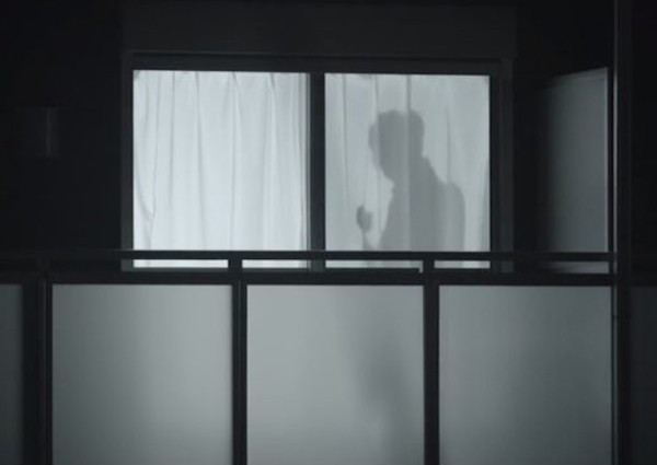 Man on the Curtain./Copyright asiaone.com/Vimeo/Man on the Curtain