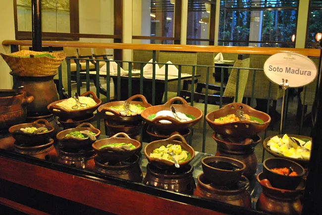 Buka Puasa All You Can Eat Hemat di Hotel Santika Premiere 