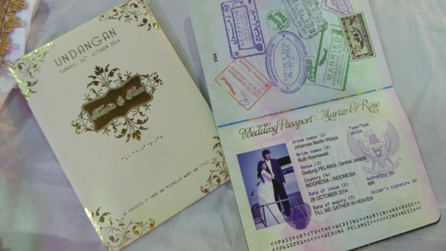 Isi undangan Wedding Paspor | Photo: Copyright Doc vemale.com