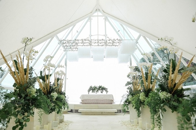 Chapel Glass Tirtha Uluwatu, Bali./Copyright bridestory.com