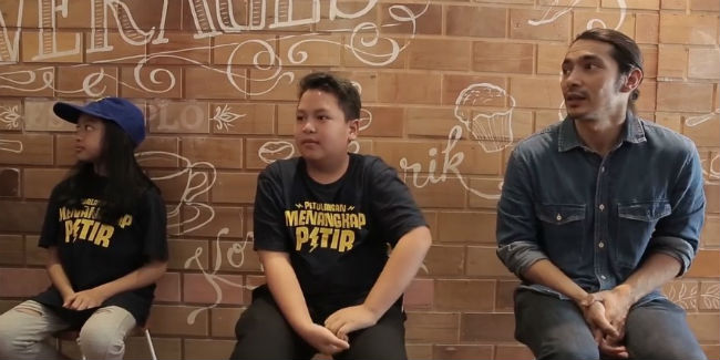Para pemeran 'Petualangan Menangkap Petir' di acara 'Jangan Kecilkan Cita-cita Kids Zaman Now'/Ade Irawan/Kapanlagi.com