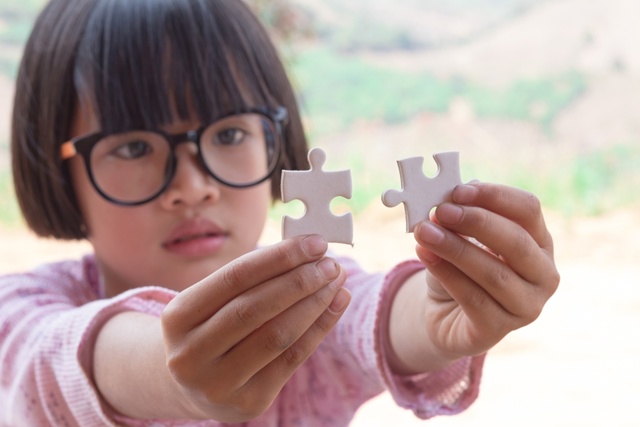 Asah juga cara berpikir anak dengan puzzel/copyright shutterstock.com