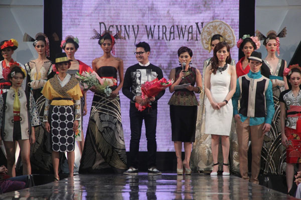 Denny Wirawan dalam acara CWFW 2014/ copyright by Vemale.com