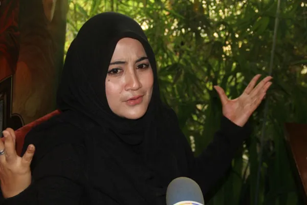Umi Pipik: Jilbaboobs Adalah Proses Untuk Berjilbab Dengan 