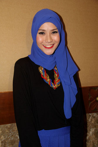 Aktris cantik Zaskia Adya Mecca dalam acara fashion show Busana Muslim di Balai Kartini Jakarta Selatan | copyright vemale.com