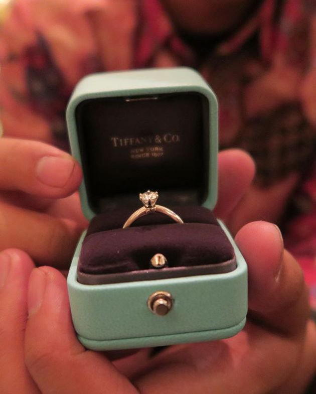 Tasya juga memamerkan cincin yang diterima pria yang akan segera menikahinya tersebut./copyright Instagram.com/tasyakamila/randibachtiar