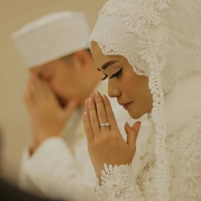 Mantan Suami dari Dian Pelangi telah menemukan tambatan hati terbarunya dan melangsungkan pernikahan/copyright instagram.com/taritazkiyah/sry